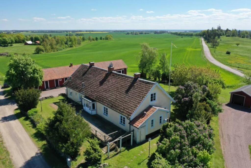 Stubbegarden - Unique Swedish Style With Fireplace Вадстена Екстериор снимка