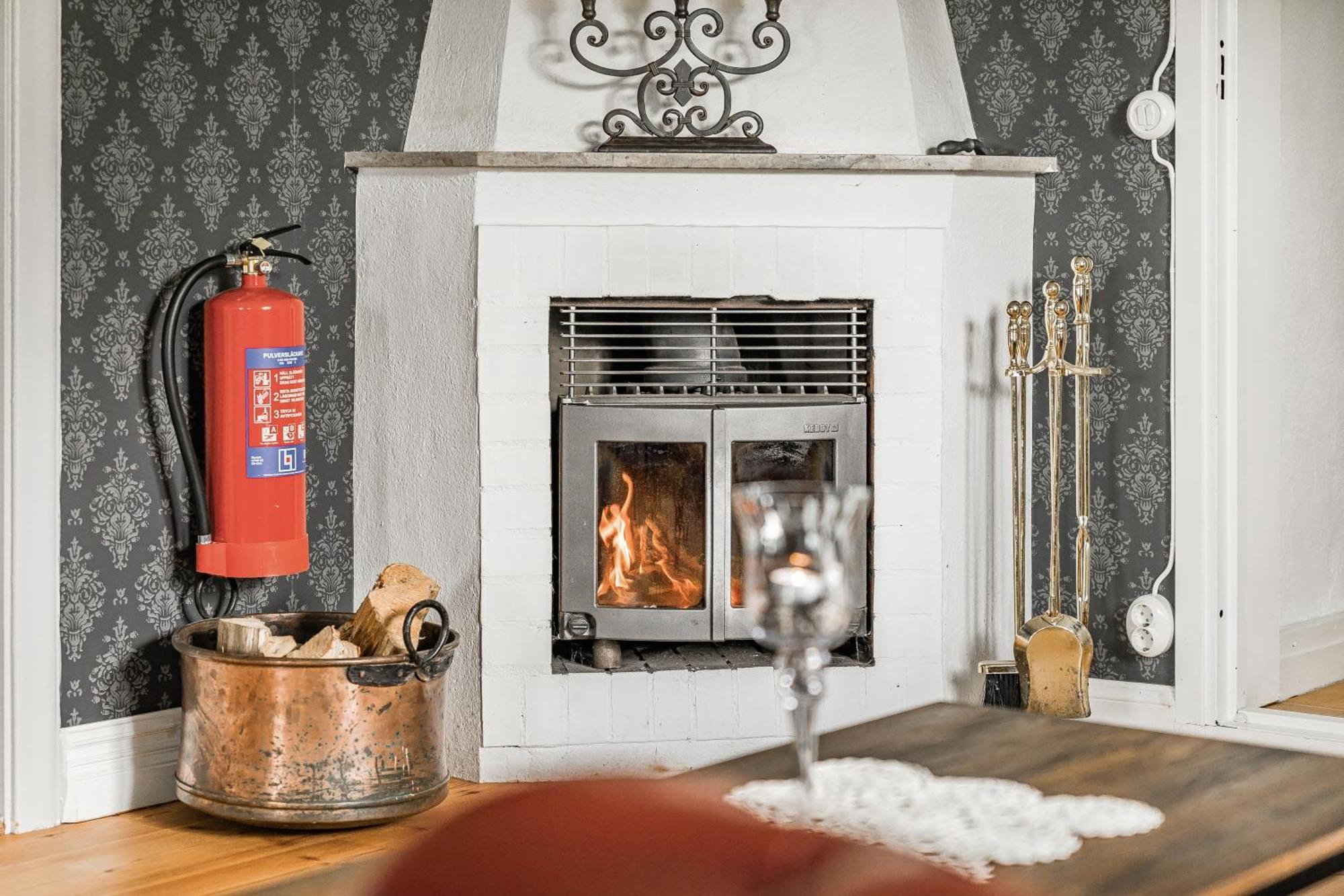 Stubbegarden - Unique Swedish Style With Fireplace Вадстена Екстериор снимка